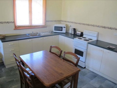 Ellison's Holiday Home - Tourism Brisbane 1