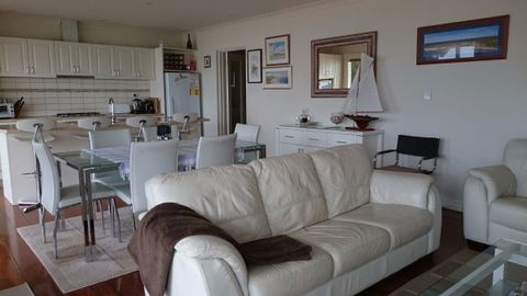 St Helens Beachfront - Brisbane 4u 1