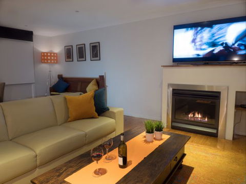 Alice's Palace Ocean Grove - Brisbane 4u 0