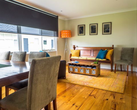 Alice's Palace Ocean Grove - Brisbane 4u 1