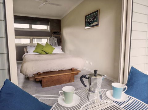 Alice's Palace Ocean Grove - Brisbane 4u 5