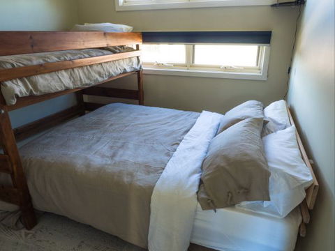 Alice's Palace Ocean Grove - Brisbane 4u 7