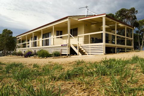 Allusion Cottages - Tourism Brisbane 0