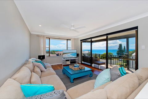 Apricari - Brisbane 4u 1