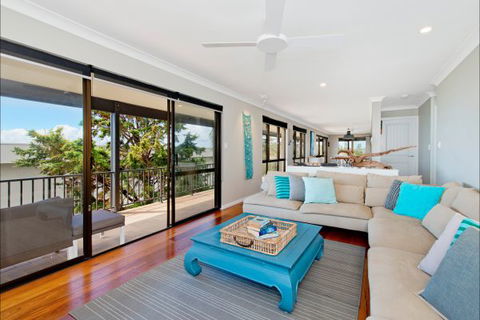 Apricari - Brisbane 4u 4