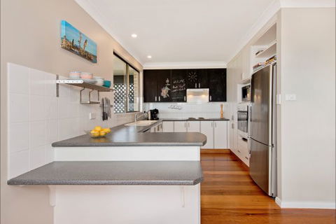 Apricari - Brisbane 4u 6