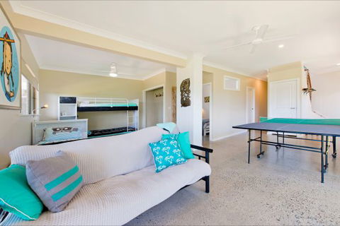 Apricari - Brisbane 4u 9