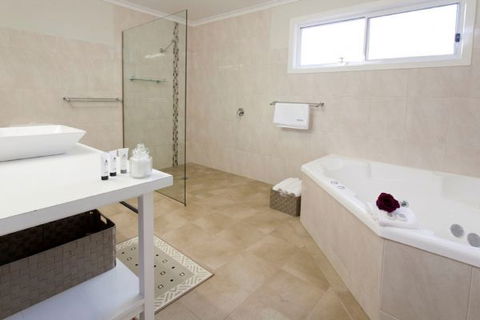 Brookfield Guesthouse - Tourism Brisbane 6