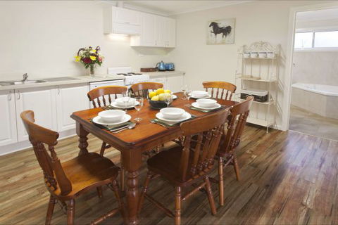 Brookfield Guesthouse - Tourism Brisbane 7