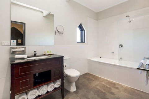 Castle Suites - Kryal Castle - Brisbane 4u 4