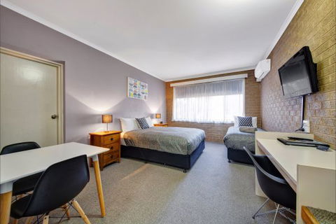 Central Deborah Motel - Tourism Brisbane 2