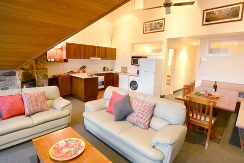 Falls Creek Country Club - Brisbane 4u 3