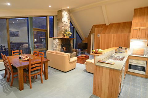 Falls Creek Country Club - Brisbane 4u 5