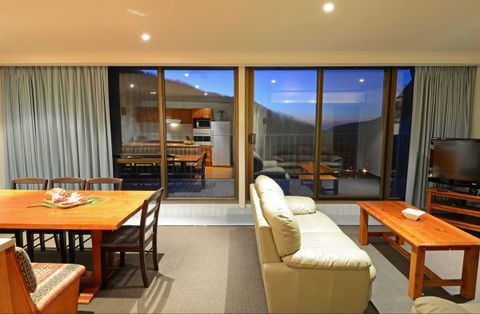 Falls Creek Country Club - Brisbane 4u 6