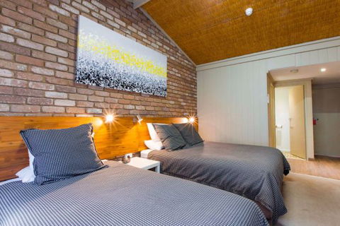 Farnham Court Motel - Tourism Brisbane 3