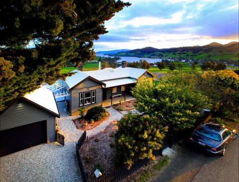Frenchman's River - The Helmsman's House - Brisbane Tourism 0