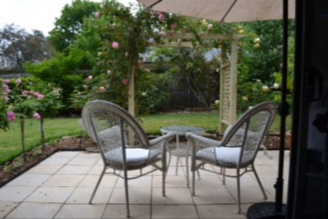 Garden Cottage B And B - Brisbane 4u 1