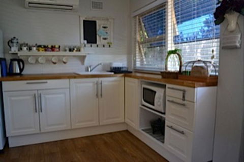 Garden Cottage B And B - Brisbane 4u 2