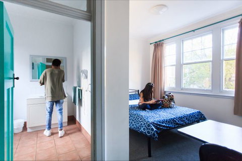 Hobart Central YHA - Tourism Brisbane 3
