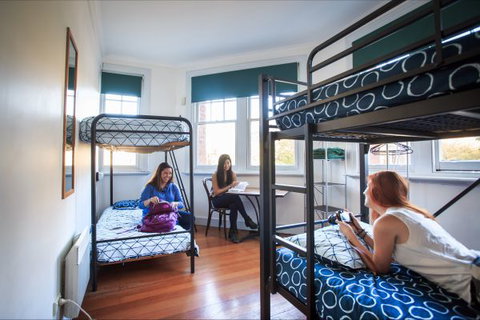 Hobart Central YHA - Tourism Brisbane 4