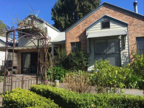 K-Vee Self Contained Accommodation - Tourism Brisbane 0