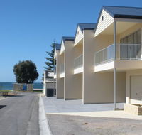 Karen's Cabins and Apartments - Brisbane Tourism