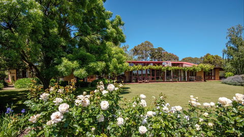 Mulberry Lodge Country Retreat - Brisbane Tourism 0
