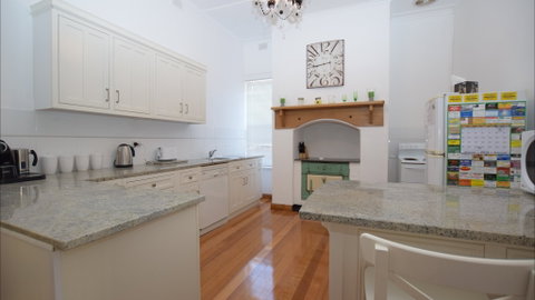 The Provincial Bed & Breakfast - Tourism Brisbane 0