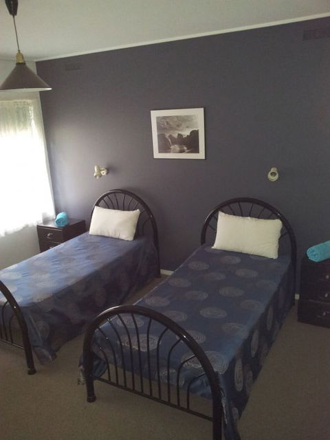 Melaleuca Grove Holiday Units & Motor Inn - Tourism Brisbane 3