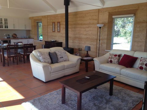 Muntiri Lodge Eco Retreat - Brisbane Tourism 2