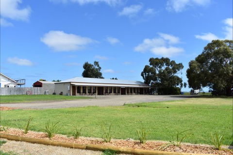Port Albert Motel - Brisbane 4u 2