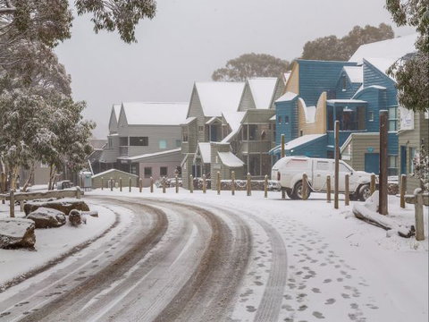 Ramada Resort Dinner Plain - Tourism Brisbane 3