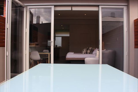 Sandy Bay Studio Apartment - Tourism Brisbane 4