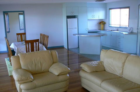 Sandy Point Beach Escape - Brisbane Tourism 3