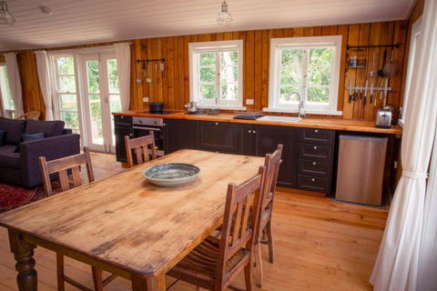 Sandalwood Shearing Shed - Brisbane 4u 5
