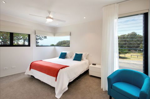 Sea La Vie: Shoalhaven Heads - Brisbane 4u 7