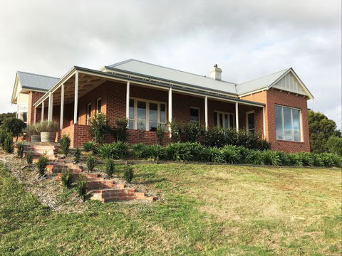 Shearer's Hill - Luxury Farm Stay - Tourism Brisbane 0