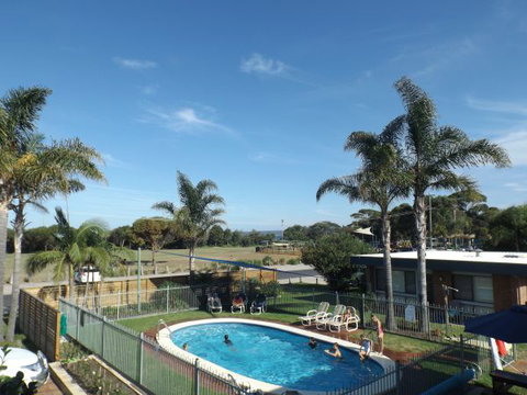 Surfside Holiday Apartments - Tourism Brisbane 1