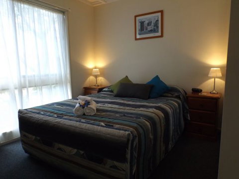 Surfside Holiday Apartments - Tourism Brisbane 4