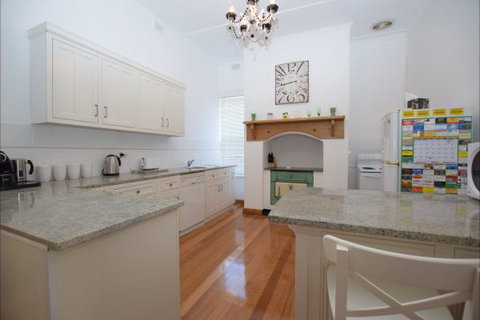 The Provincial Bed & Breakfast - Tourism Brisbane 1