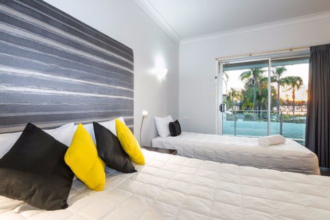 The Esplanade Motel - Brisbane 4u 4