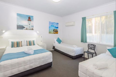 The Esplanade Motel - Brisbane 4u 6