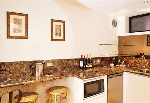 The Suites, Villa Belgravia - Tourism Brisbane 3