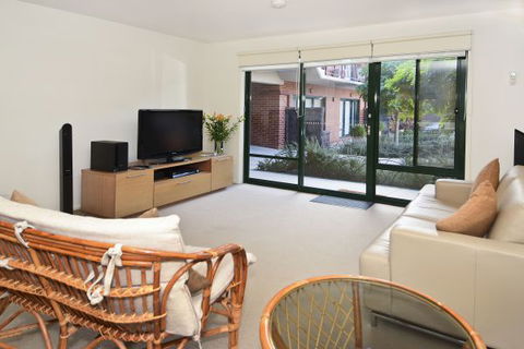 Unit 5 Wyuna Queenscliff - Brisbane Tourism 1