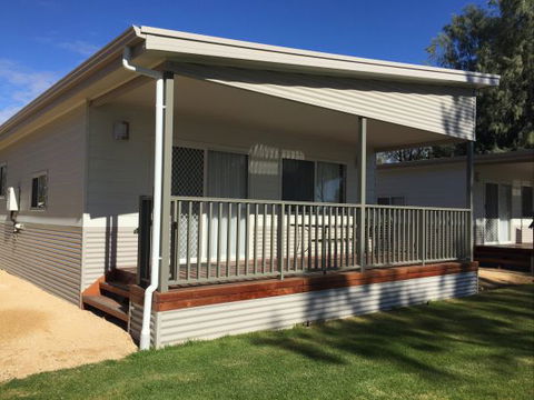 Waikerie Holiday Park - Brisbane 4u 0