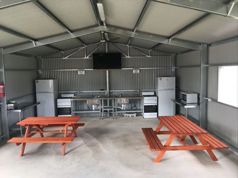 Waikerie Holiday Park - Brisbane 4u 2