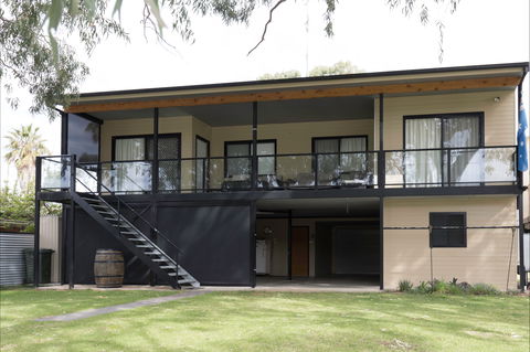 192 Page Drive Blanchetown -River Shack Rentals - Tourism Brisbane 0