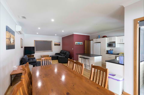 192 Page Drive Blanchetown -River Shack Rentals - Tourism Brisbane 4