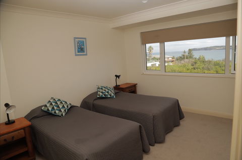 A Beach House Near Manly Two - Brisbane 4u 5