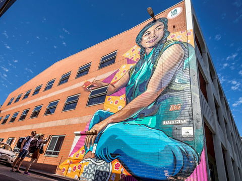 Adelaide Central YHA - Brisbane 4u 7